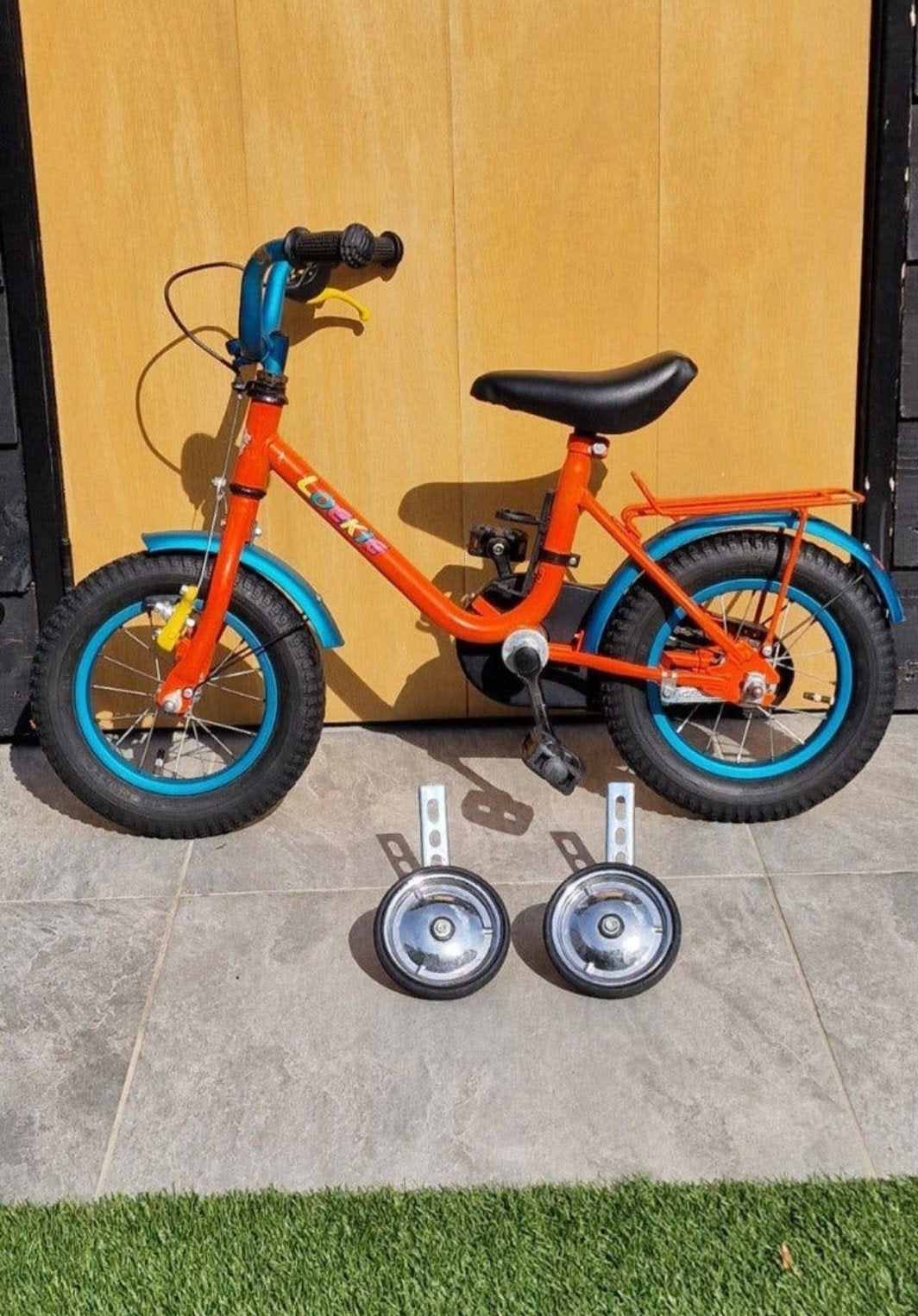 Loeki kinderfiets 12 inch met zijwieltjes, Fietsen en Brommers, Ophalen, Terugtraprem, Zijwieltjes, Gebruikt