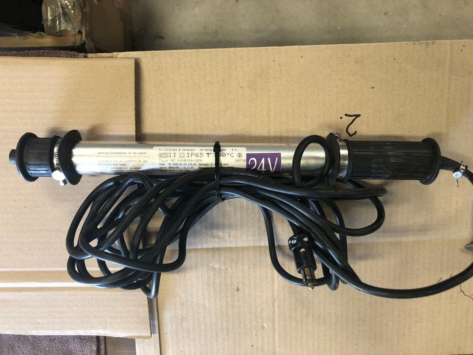 Land Rover Lightweight looplamp 24 volt met 7mt snoer, Verzamelen, Ophalen of Verzenden, Landmacht, Nederland
