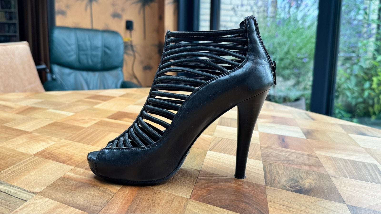 BCBG Generation Zwarte Peep-Toe Hakken Maat 38 11 cm hak, Ophalen of Verzenden, Gedragen, Zwart, Schoenen met hoge hakken