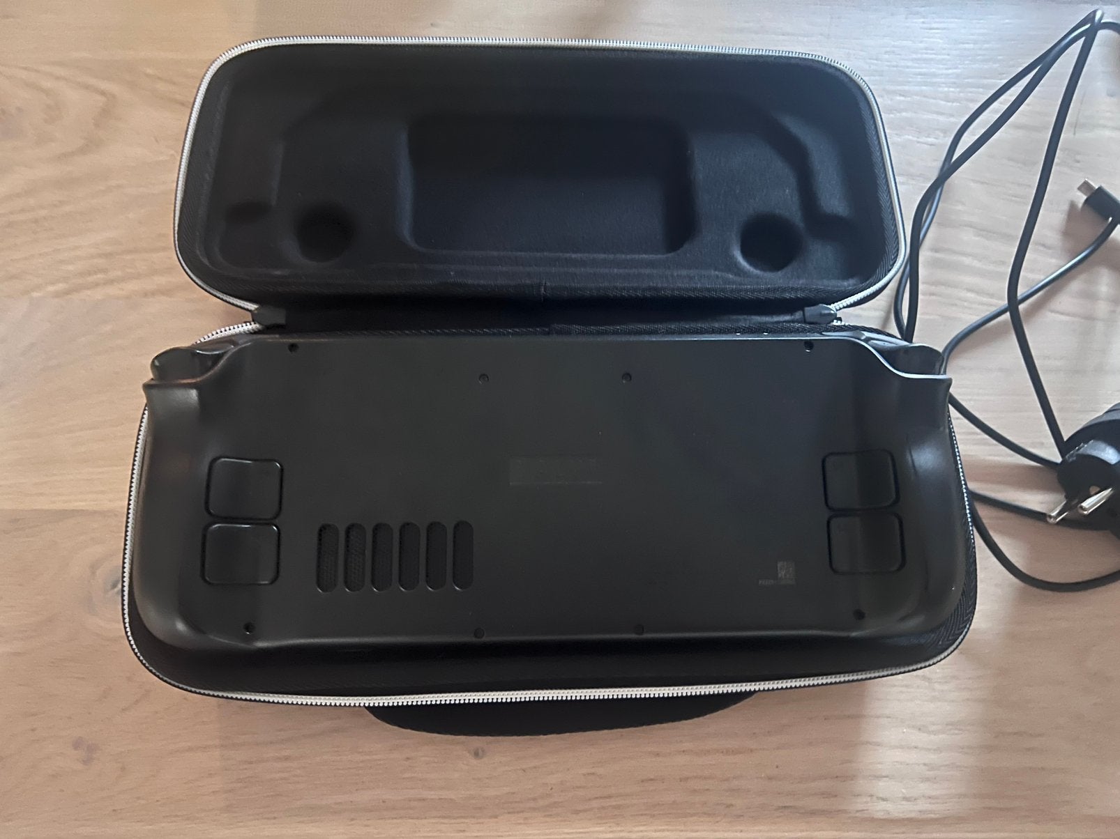 Foto 4 van Steam Deck OLED 512GB + Docking Station | Zo goed als nieuw!
