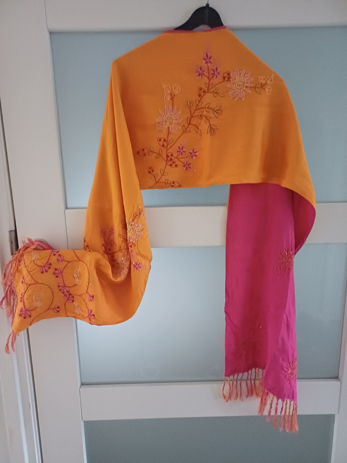 Prachtige zijden sjaal omslagdoek Didi, Maat 46/48 (XL) of groter, Didi, Ophalen of Verzenden, Zo goed als nieuw
