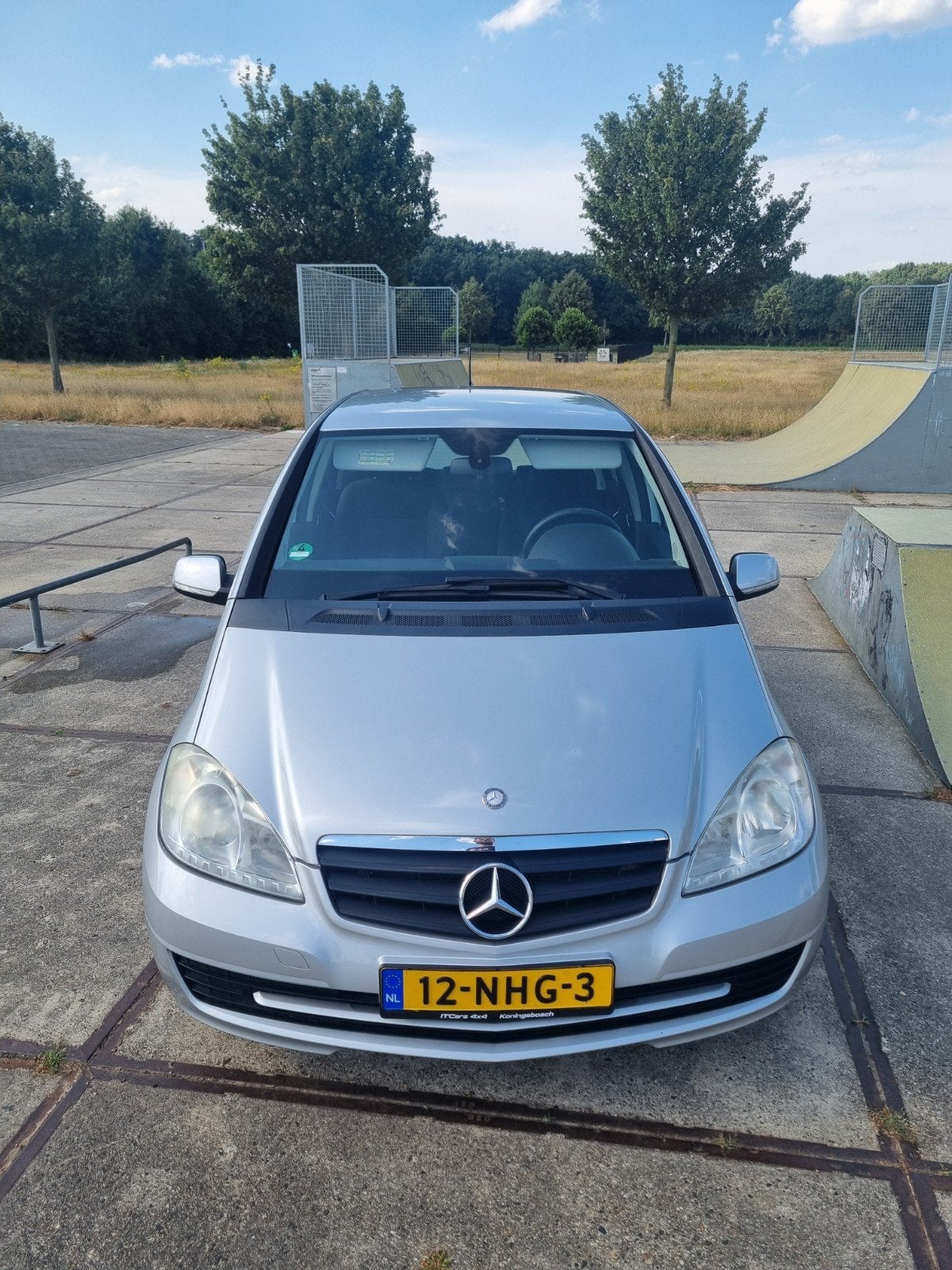 Mercedes-Benz A-Klasse 1.5 A160 5DRS 2010 Grijs, Auto's, Mercedes-Benz, Voorwielaandrijving, Stof, Zwart, 49 €/maand
