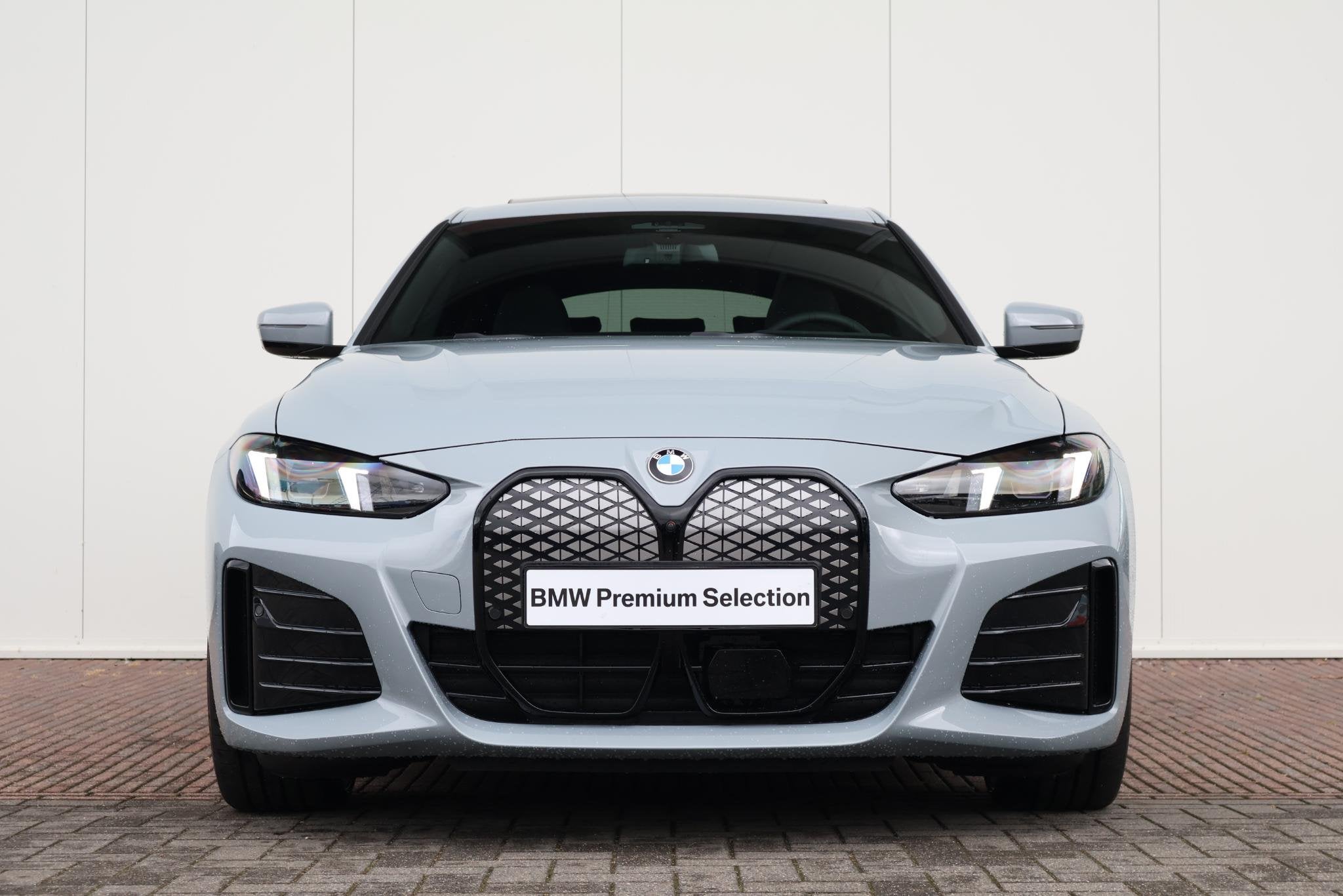 BMW i4 eDrive40 M Sport Edition 84 kWh | Sport Pakket Pro |, Achterwielaandrijving, 510 min, Zwart, Met garantie (alle)