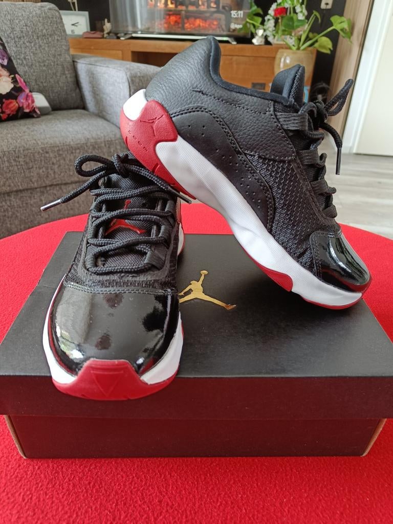 Dames Nike Air Jordan 11 CMFT Low - Zwart/Rood/Wit, mt. 37,5, Nike Air Jordan, Zwart, Nieuw, Ophalen of Verzenden
