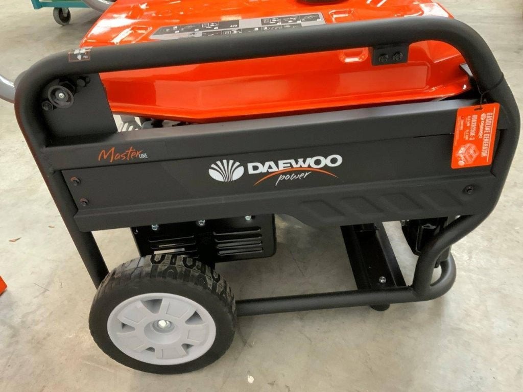 Generator Daewoo GDAX9250E-3 Benzine 6.5kVA- koopje moet weg, Ophalen of Verzenden, Nieuw, 5 tot 10 kVA, Benzine