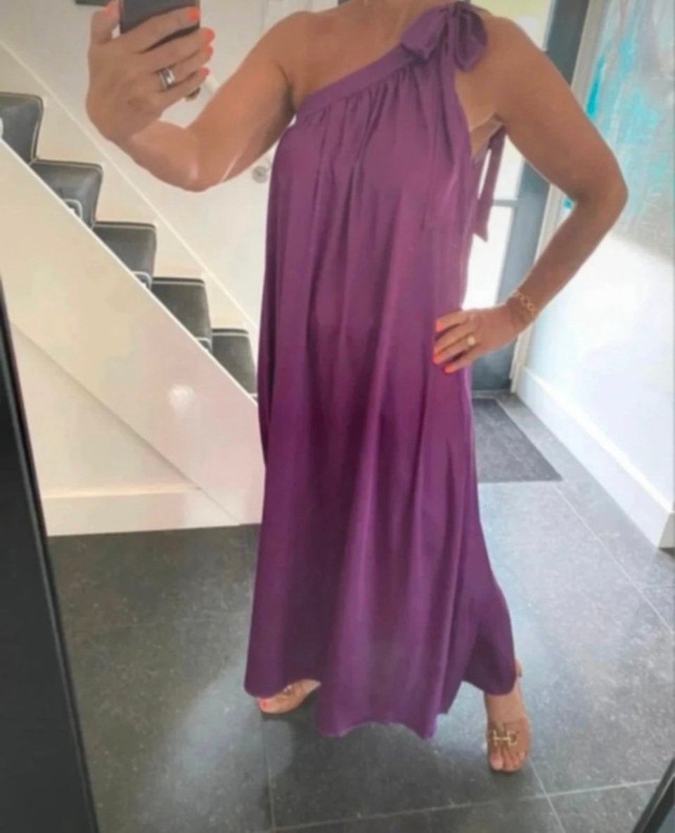Moda Italia, prachtige paarse one shoulder jurk, one size, Maat 38/40 (M), Paars, Nieuw, Ophalen of Verzenden