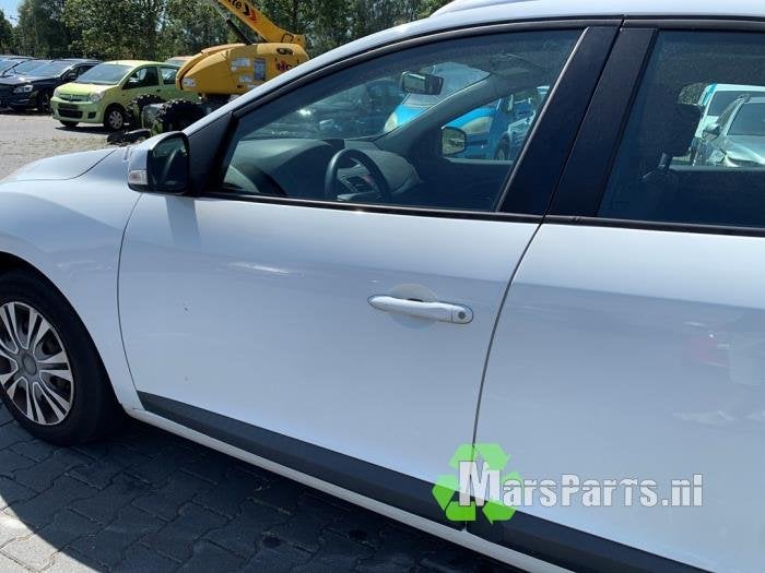 Portier 4Deurs links-voor van een Renault Megane (OV369)