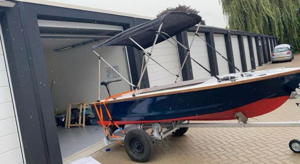 Unieke 4 pers. polyester boot incl. trailer en vele extra’s, Watersport en Boten, Motorboten en Motorjachten, Zo goed als nieuw