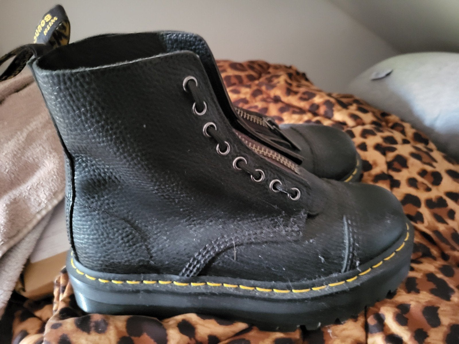 Nieuwe Dr. Martens maat 40, Zwart, Lage of Enkellaarzen, Nieuw, Ophalen of Verzenden