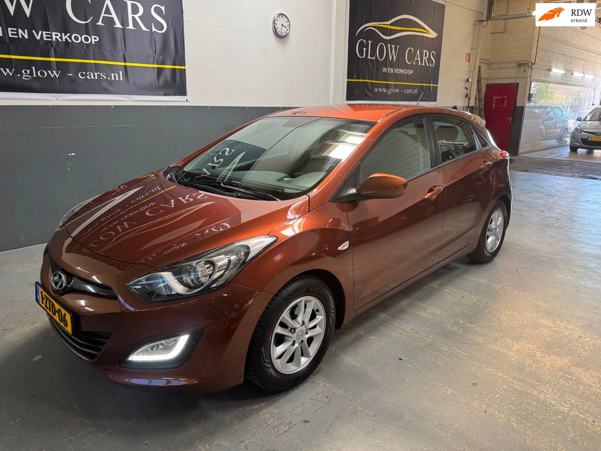 Hyundai I30 1.4 AIRCO|APK|6.VERSNELLING|RADIO, Auto's, Voorwielaandrijving, Stof, Gebruikt, Zwart