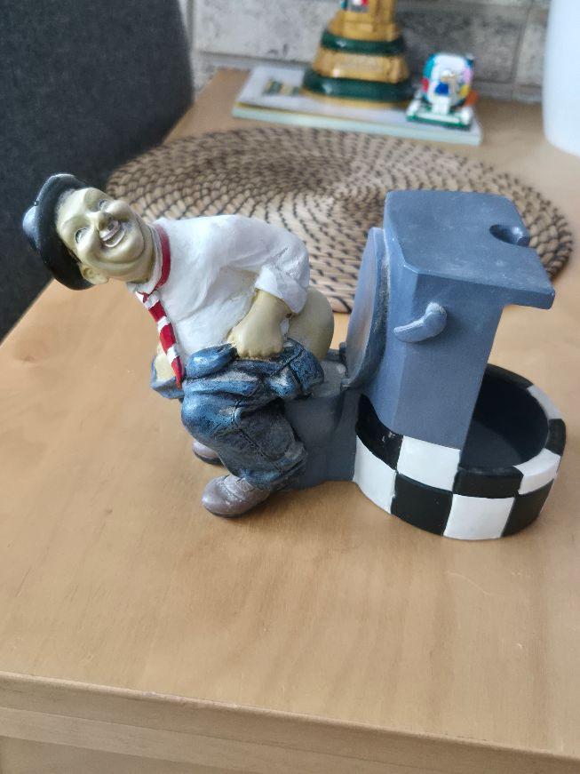laurel en hardy (hardy op de wc), Ophalen of Verzenden, Gebruikt, Overige typen