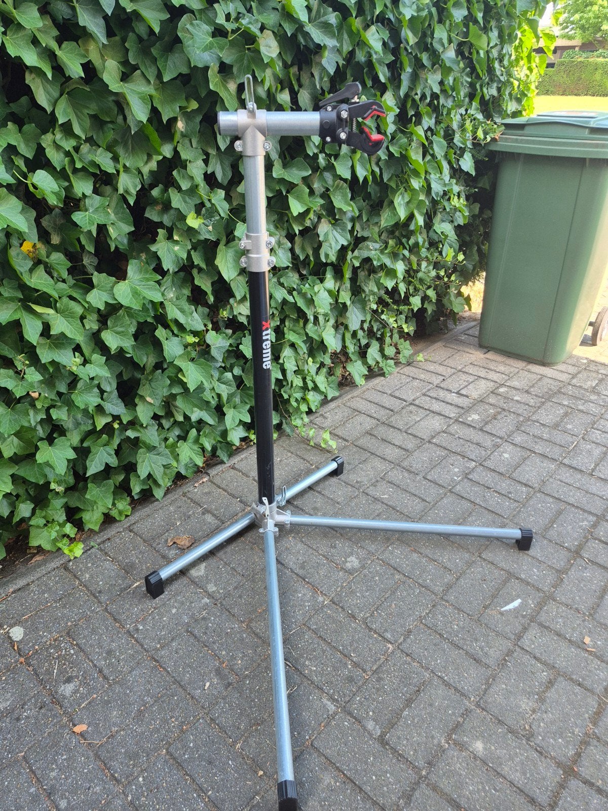 Degelijke fietsmontagestandaard reparatiestandaard, Fietsen en Brommers, Fietsaccessoires | Fietsgereedschap, Ophalen, Zo goed als nieuw
