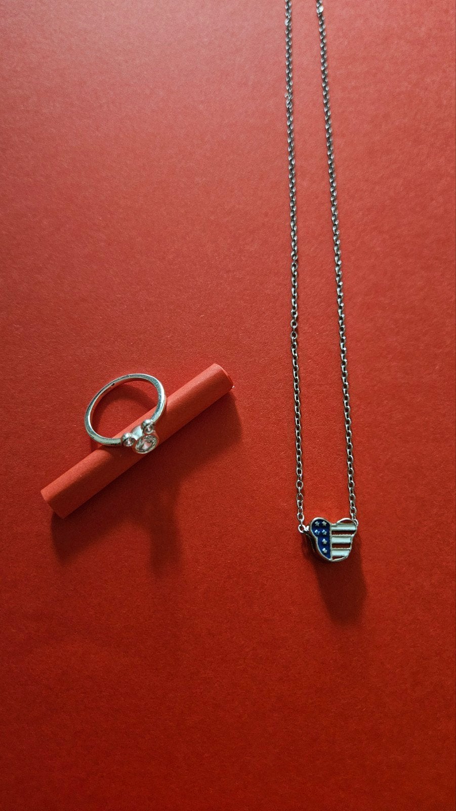 Mickey Mouse ring en ketting set, Met kristal, Gebruikt, Ophalen of Verzenden, 17 tot 18