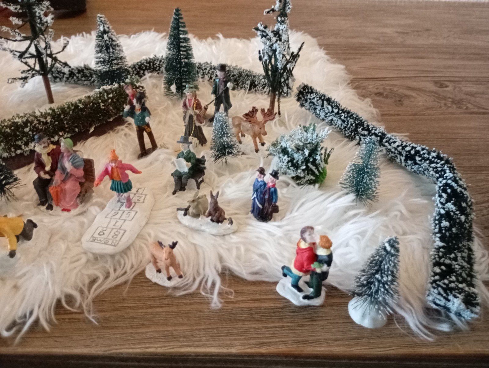 58 STUKS KERSTDECORATIE VOOR KERSTDORP TEMAKEN NU 45€ ALLES., Diversen, Ophalen of Verzenden