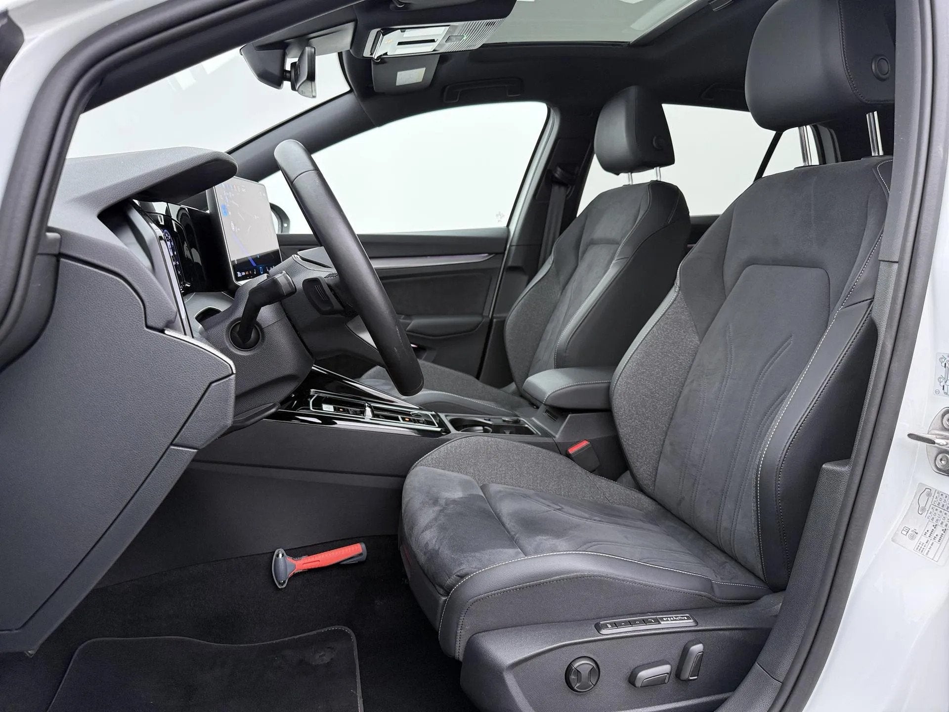 Volkswagen Golf 1.5 eHybrid 50 Edition (bj 2024, automaat), Automaat, Automatische klimaatregeling, Wit, Bedrijf
