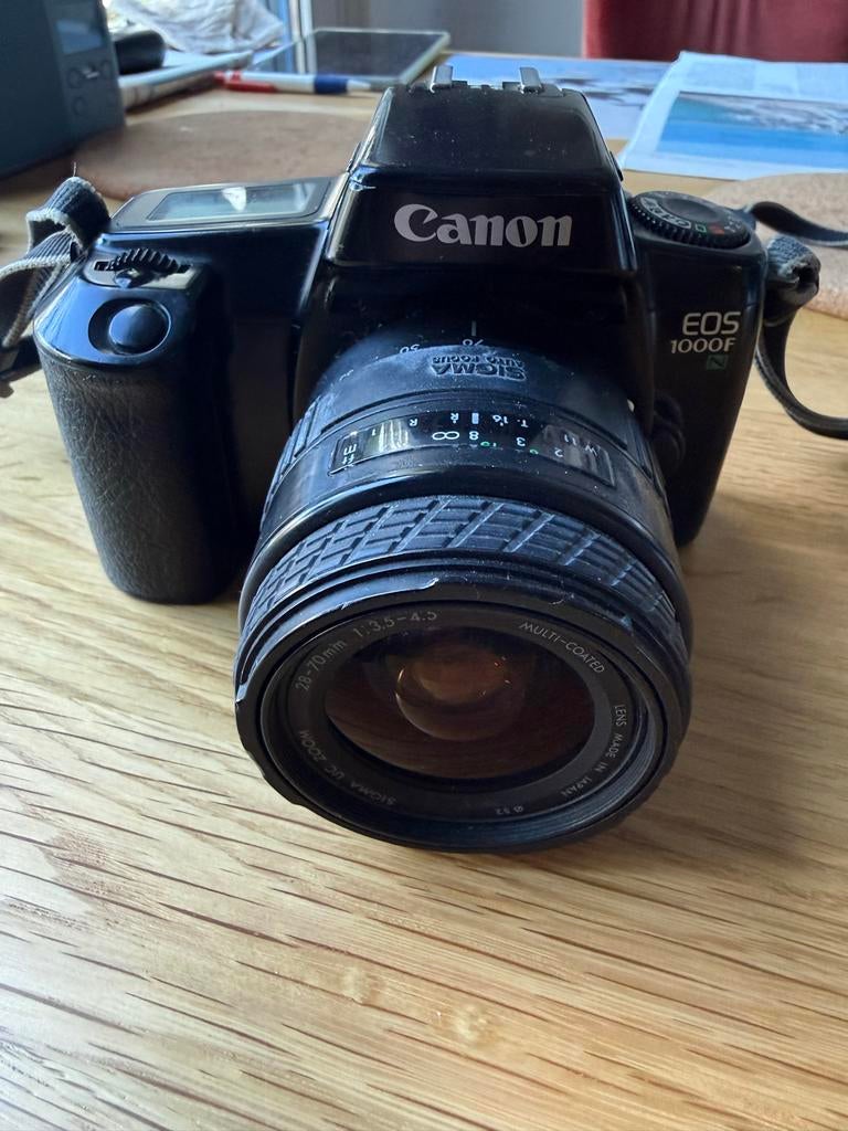 Canon EOS 1000F Analoge Spiegelreflexcamera met 2 lenzen, Audio, Tv en Foto, Fotocamera's Analoog, Ophalen of Verzenden, Gebruikt