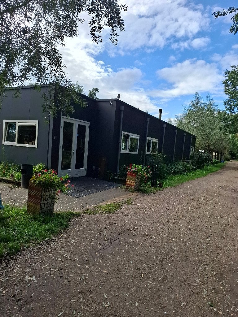 Bedrijfsruimte/kantoorunit 176m² met betonnen vloer, Ophalen, Gebruikt