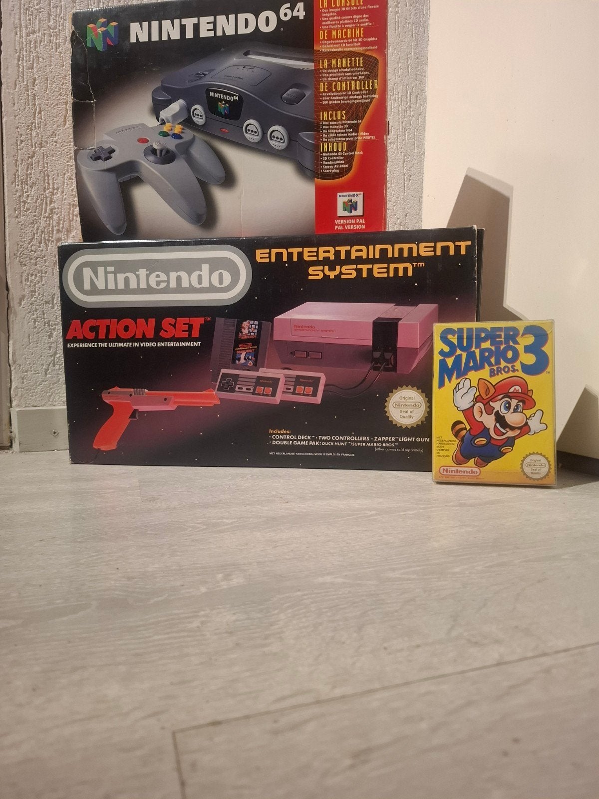 Nintendo verzameling, Spelcomputers en Games, Spelcomputers | Nintendo NES, Ophalen of Verzenden, Zo goed als nieuw, Met 3 controllers of meer