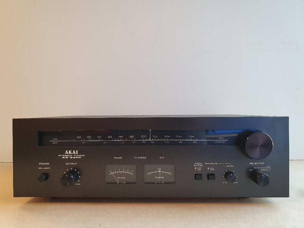 Stereo Tuner Akai AT-2400, Ophalen of Verzenden