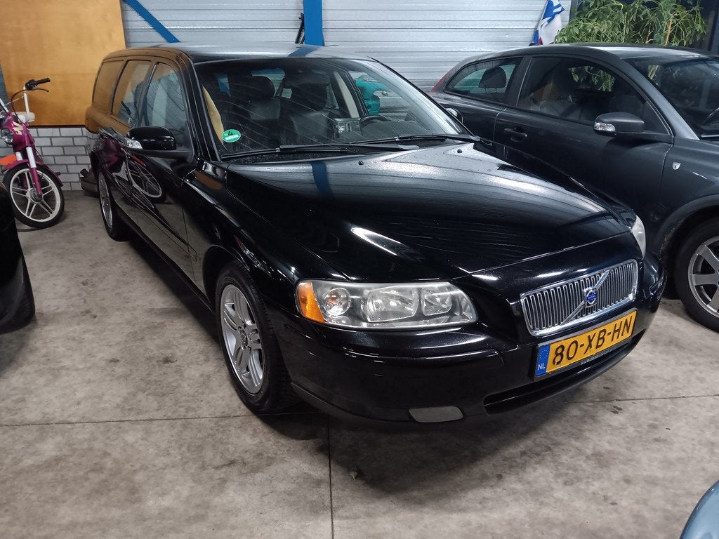 Volvo V70 2.4 140PK (bj 2007), Voorwielaandrijving, Zwart, Euro 4, Onderhoudsboekje