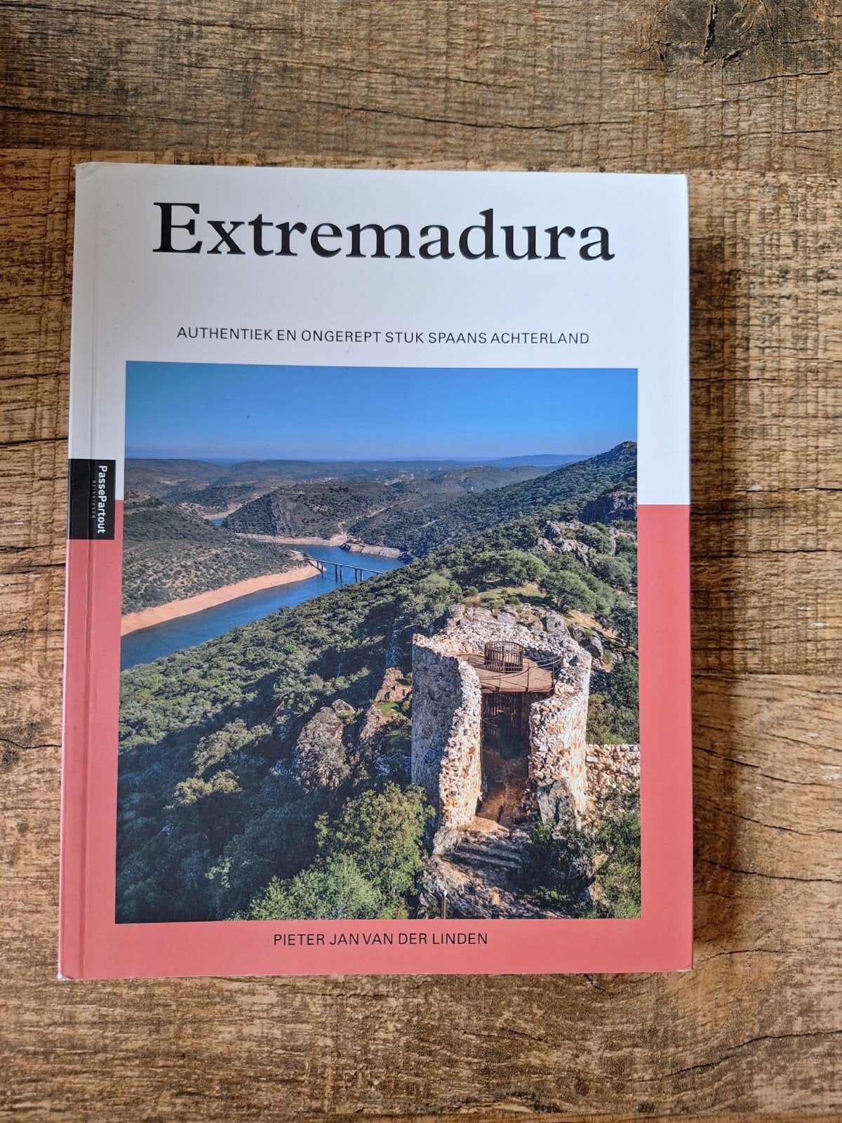 Extremadura: Authentiek en Ongerept Stuk Spaans Achterland, Overige merken, Europa, Ophalen of Verzenden, Zo goed als nieuw