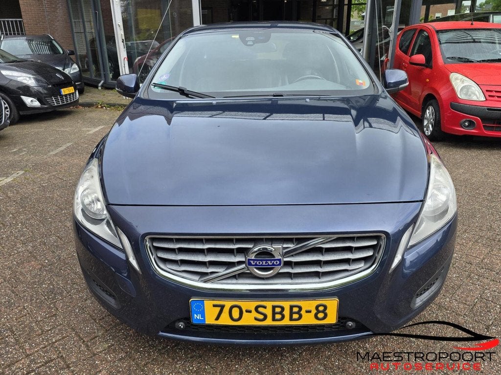 Volvo V60 1.6 T4F Momentum, Parkeersensor, Gebruikt, 4 cilinders, Origineel Nederlands