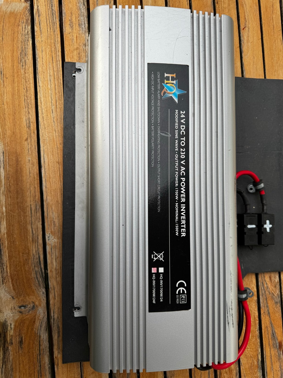 HQ Omvormer 24V DC naar 230V AC - 1700W, Ophalen of Verzenden, Gebruikt, Overige merken, Omvormer