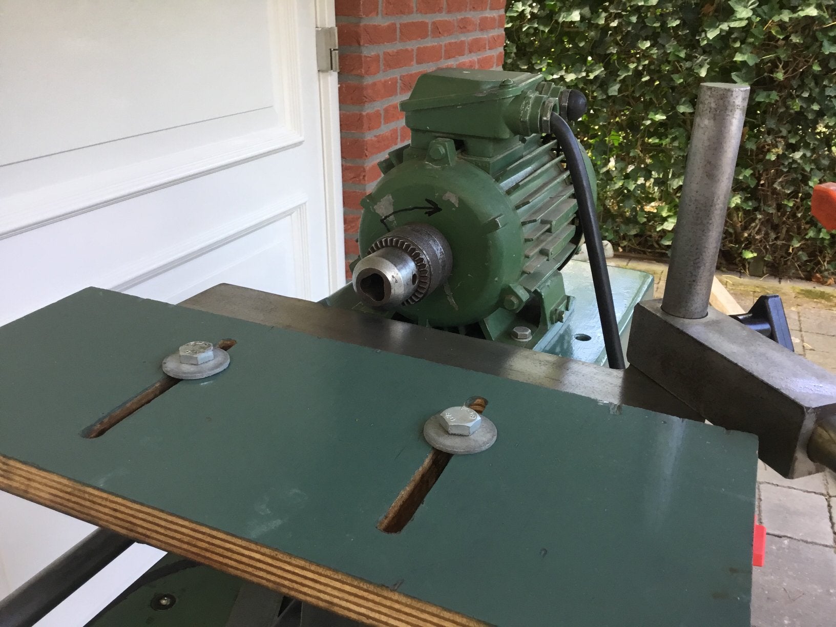 Langgatboormachine 380 volt, professioneel ; gietijzer, Ophalen, 70 mm of meer, Zo goed als nieuw, Lintzaag