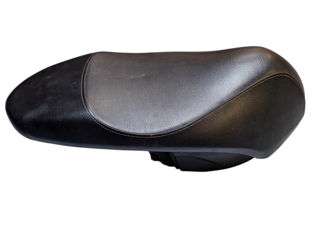 Buddyseat buddy zadel origineel Peugeot Kisbee, Fietsen en Brommers, Brommeronderdelen | Scooters, Gebruikt, Ophalen of Verzenden