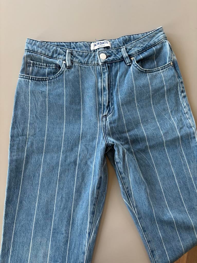 Blauwe spijkerbroek met krijtstrepen Airdate, Ophalen of Verzenden, Gedragen, Blauw, W28 - W29 (confectie 36)