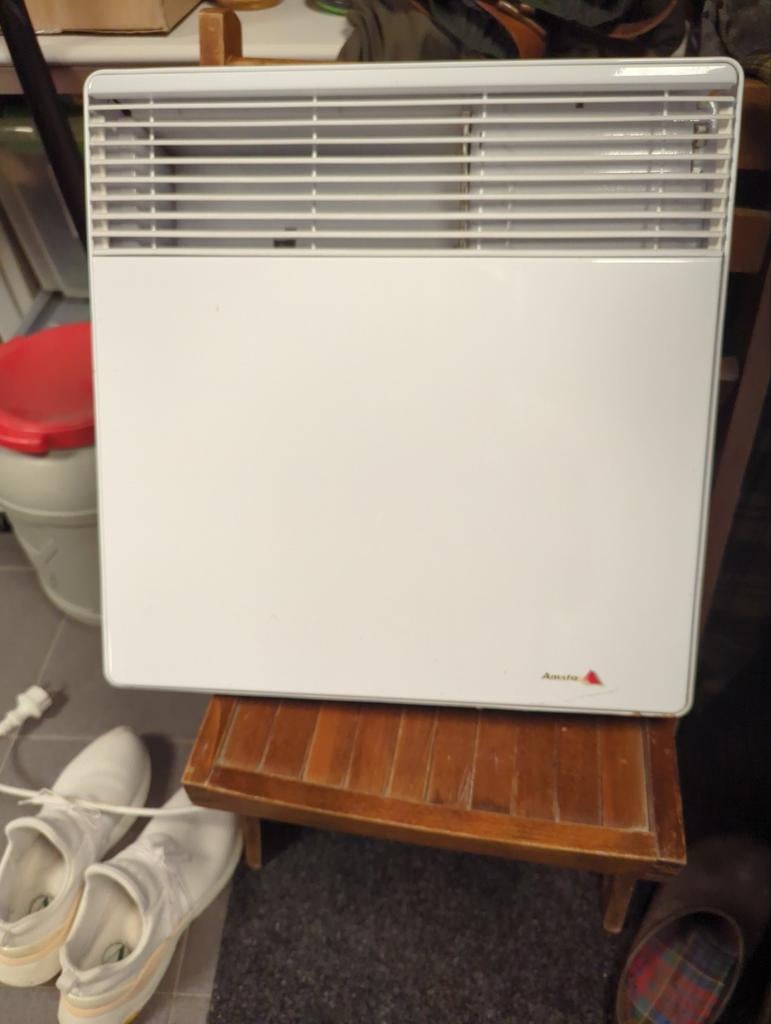 Amstra Elektrische Verwarming voor Muurbevestiging, Doe-het-zelf en Verbouw, 30 tot 80 cm, Gebruikt, Radiator, Ophalen of Verzenden