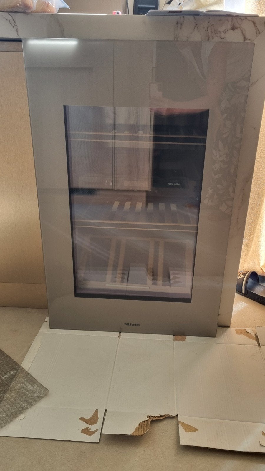 Miele Wijnkoelkast - For parts or repair, Zonder vriesvak, 100 tot 150 liter, Niet werkend, 45 tot 60 cm