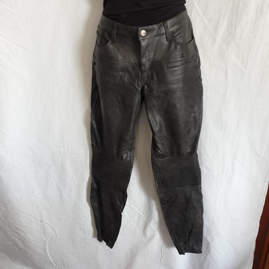 Stoere donkergrijze nepleren broek mt M merk Zara, Kleding | Dames, Broeken en Pantalons, Maat 38/40 (M), ., Ophalen of Verzenden