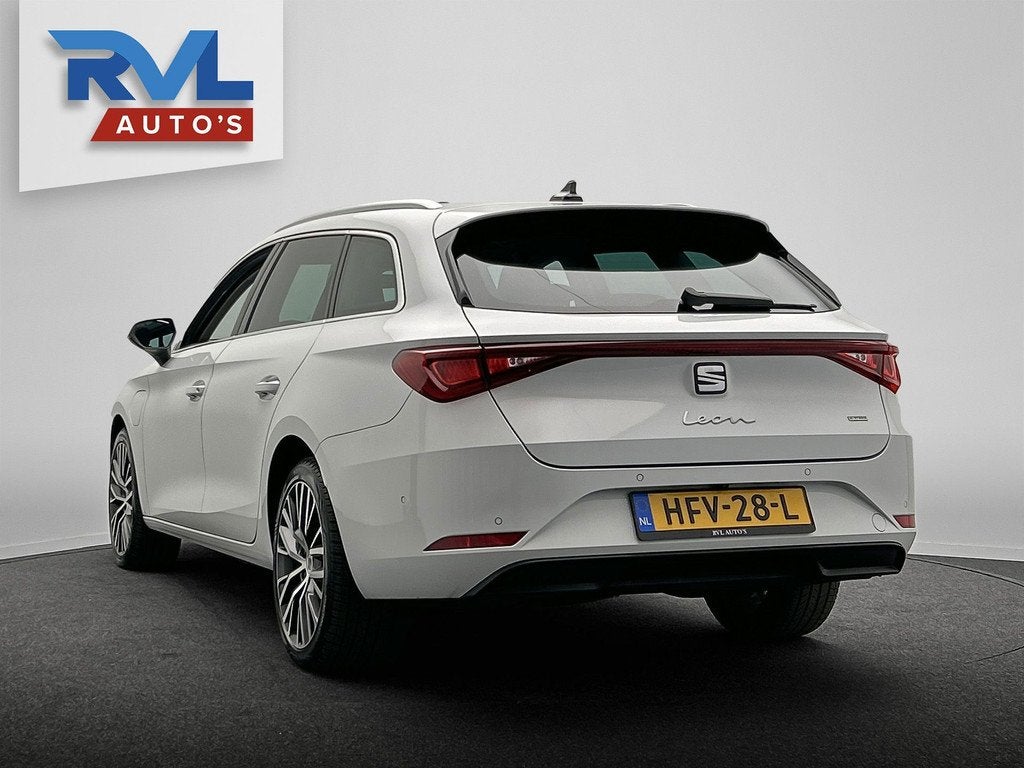 Seat Leon Sportstourer 1.4 TSI eHybrid PHEV Xcellence | Pano, Auto's, Seat, Gebruikt, 4 cilinders, 150 pk, Leon