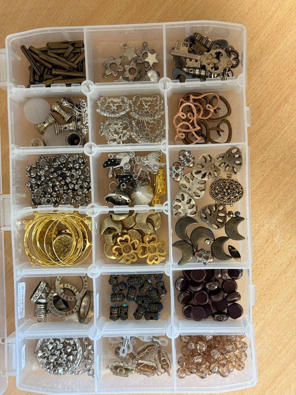 Grote partij kralen, onderdelen, etc. (795 gram, incl.doos), Ophalen of Verzenden, Nieuw, Overige typen