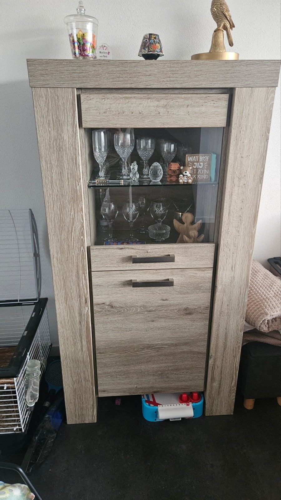 Vitrine kast, wand kast, Huis en Inrichting, Ophalen