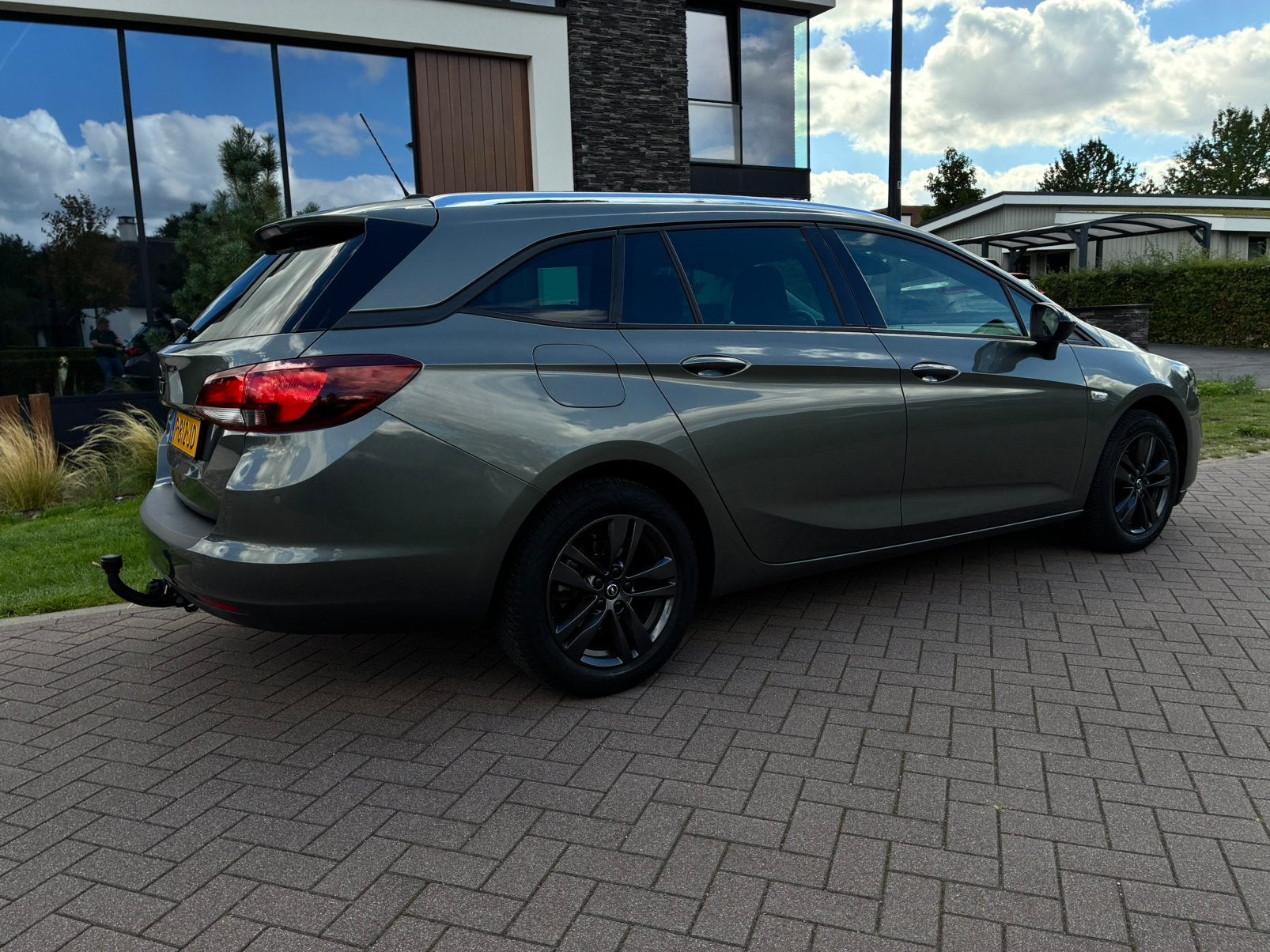 Opel Astra 1.2 Turbo 110pk Black Edition Bj 2020 Cosmic grey, Auto's, Voorwielaandrijving, Stof, Stationwagon, Handgeschakeld