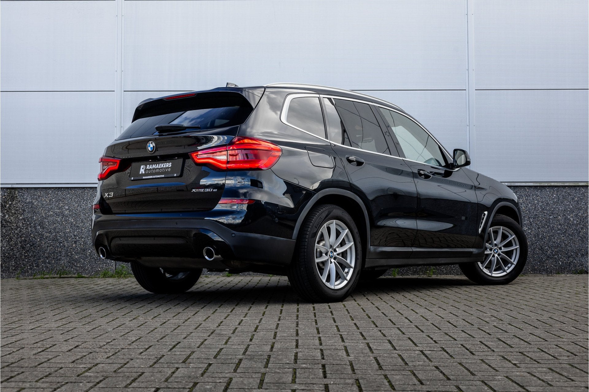 BMW X3 xDrive30e Business Edition Plus Panorama dak / Leder, Automaat, Gebruikt, Zwart, Vierwielaandrijving