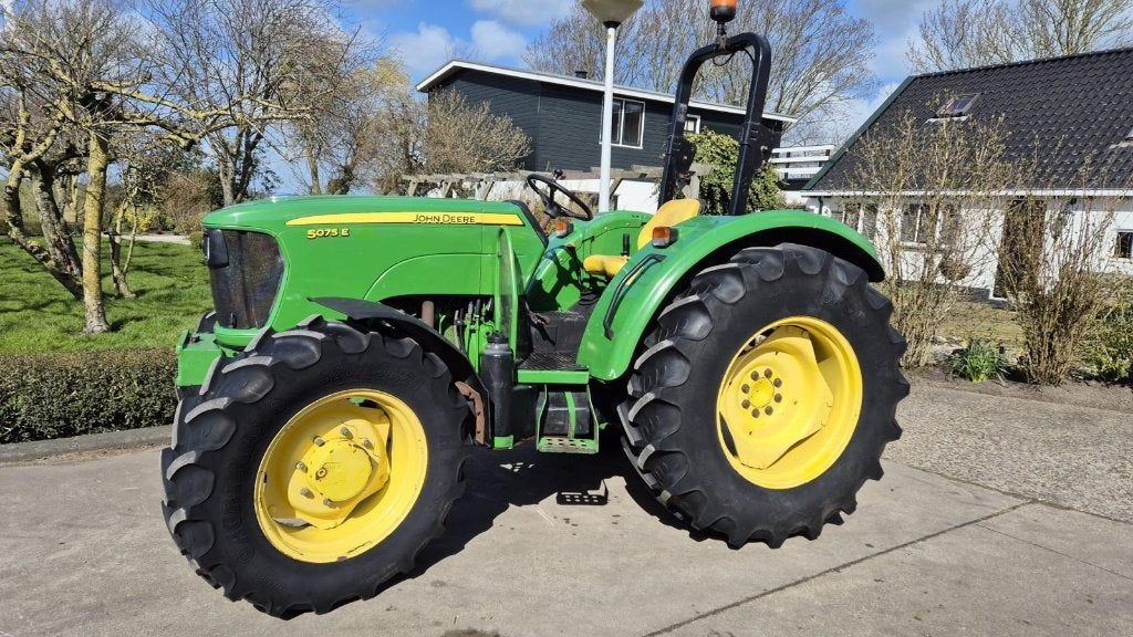 John Deere 5075 E, John Deere, Gebruikt, Tot 2500, Ophalen of Verzenden