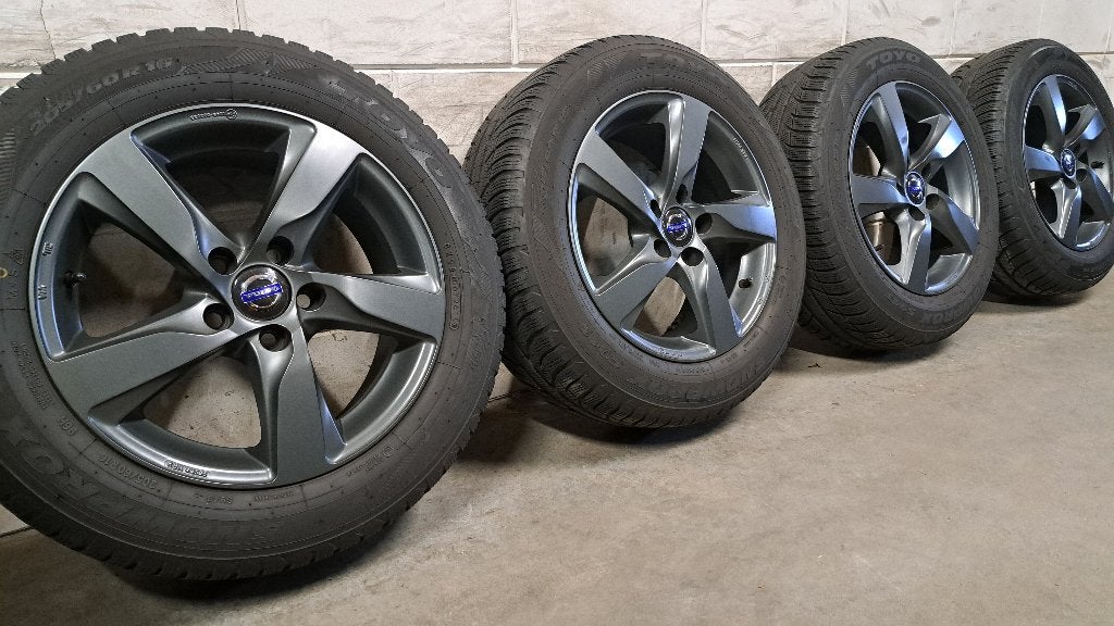 Grijze velgen Mondeo C-max V70 V60 S60 205/60/16 nieuwstaat!, Auto-onderdelen, Banden en Velgen, Gebruikt, 16 inch, Banden en Velgen