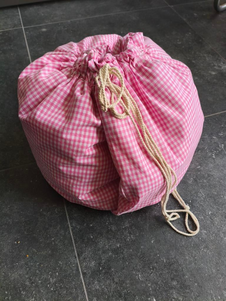 Nieuwe hooimadam 'Ruitje roze', Huis en Inrichting, Ophalen of Verzenden