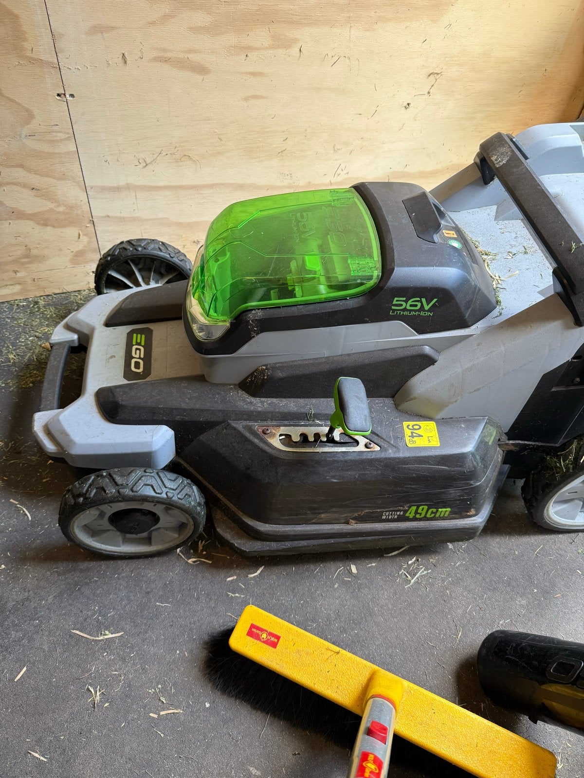 Ego elektrische grasmaaier (ZONDER accu/lader) + trimmer, Cirkelmaaier, Gebruikt, Elektrische grasmaaier, Ophalen of Verzenden