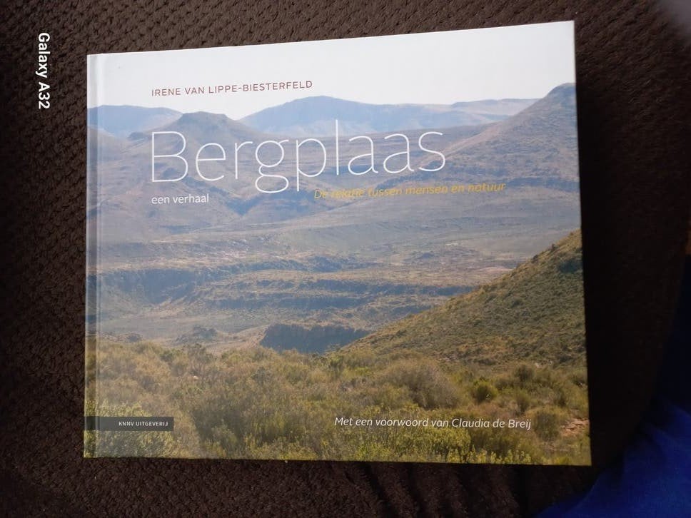 Irene van Lippe-Biesterfeld - Bergplaas - hardcover, Boeken, Metafysica of Natuurfilosofie, Ophalen of Verzenden, Zo goed als nieuw
