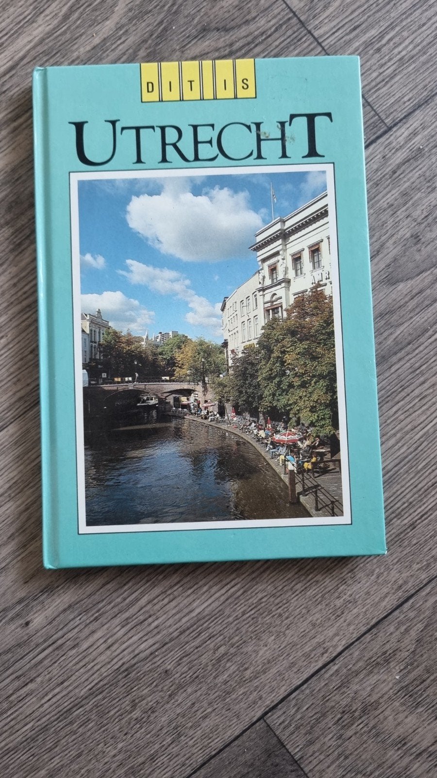 Dit is Utrecht - Boek over de stad Utrecht, Ophalen of Verzenden, Gelezen