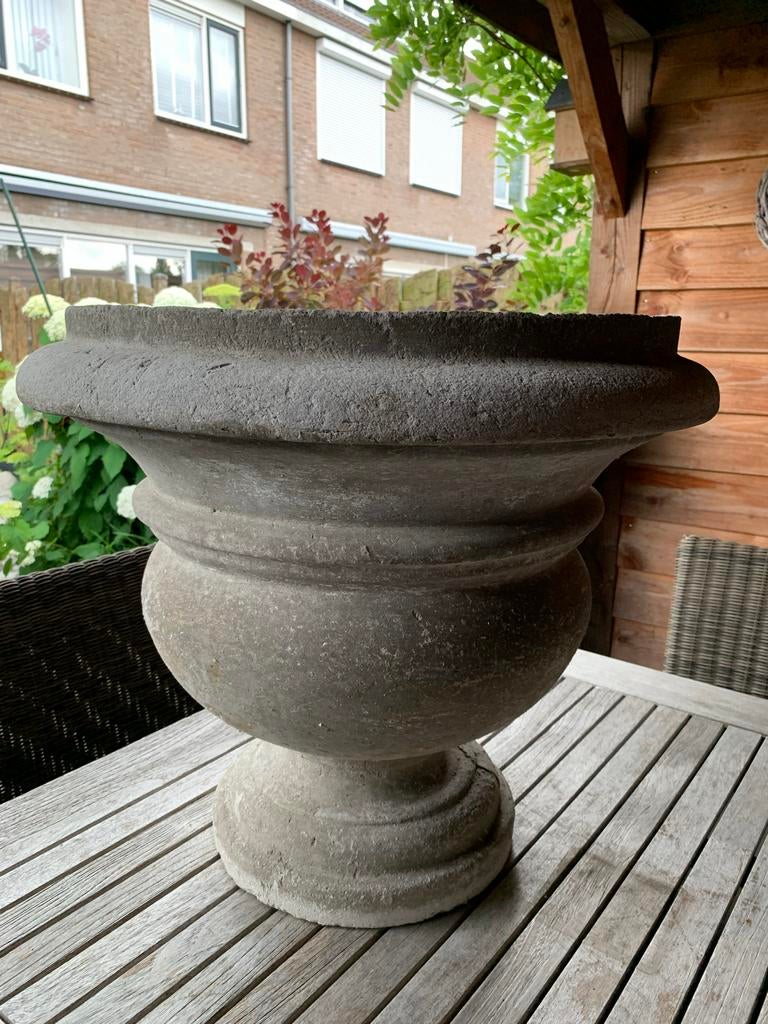 Oude stenen tuinvaas - Klassieke urn, Ophalen