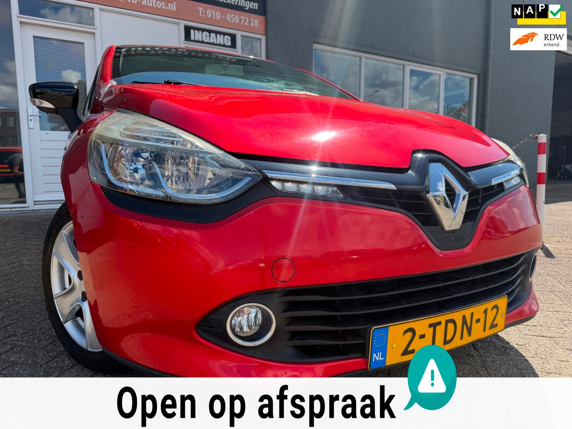 Renault Clio 0.9 TCe Expression 5 drs met navigatie en bluet, Voorwielaandrijving, Stof, Zwart, 540 kg