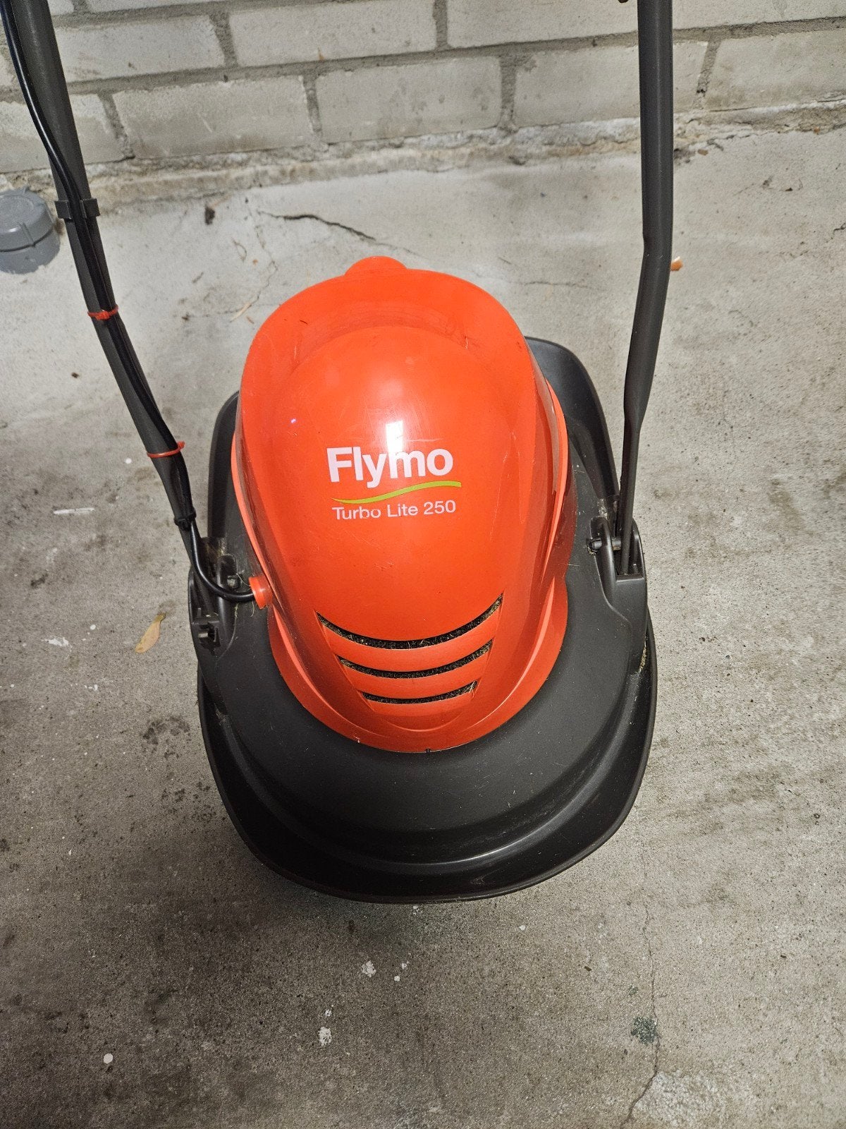 Flymo Turbo Lite 250 Zweefmaaier - Compact en Lichtgewicht, Ophalen, Gebruikt, Elektrische grasmaaier, Minder dan 30 cm