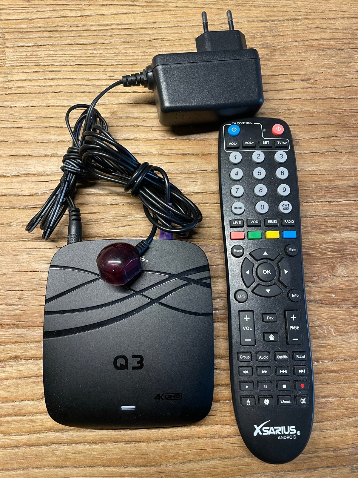 XSARUIS Q3 4K UHD Android TV Box met afstandsbediening, Ophalen of Verzenden, Zo goed als nieuw, HDMI, Zonder harde schijf