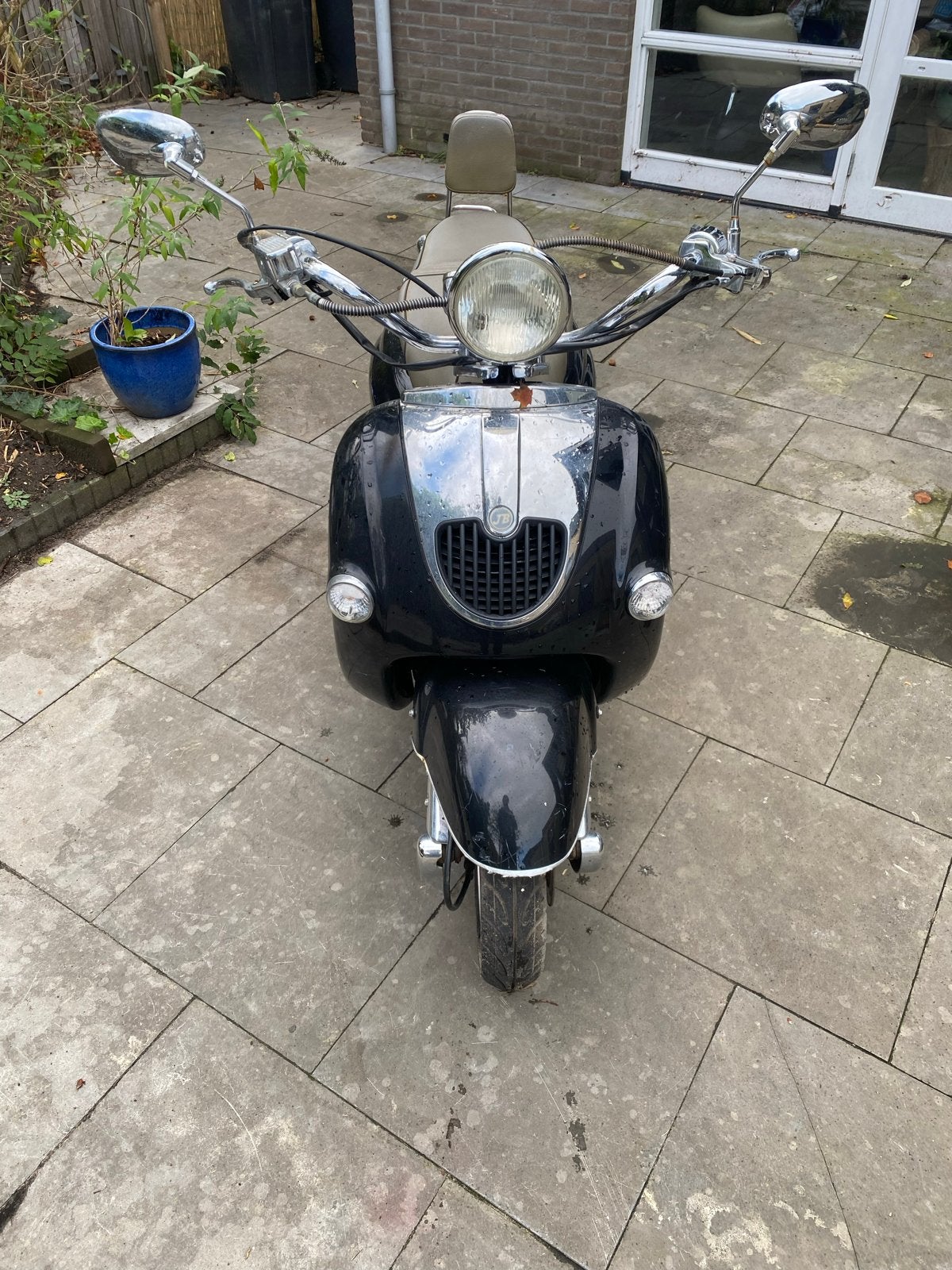 Fosti Grande Zwarte Retro Scooter (Znen), Fietsen en Brommers, Gebruikt, Benzine, Ophalen, Overige merken