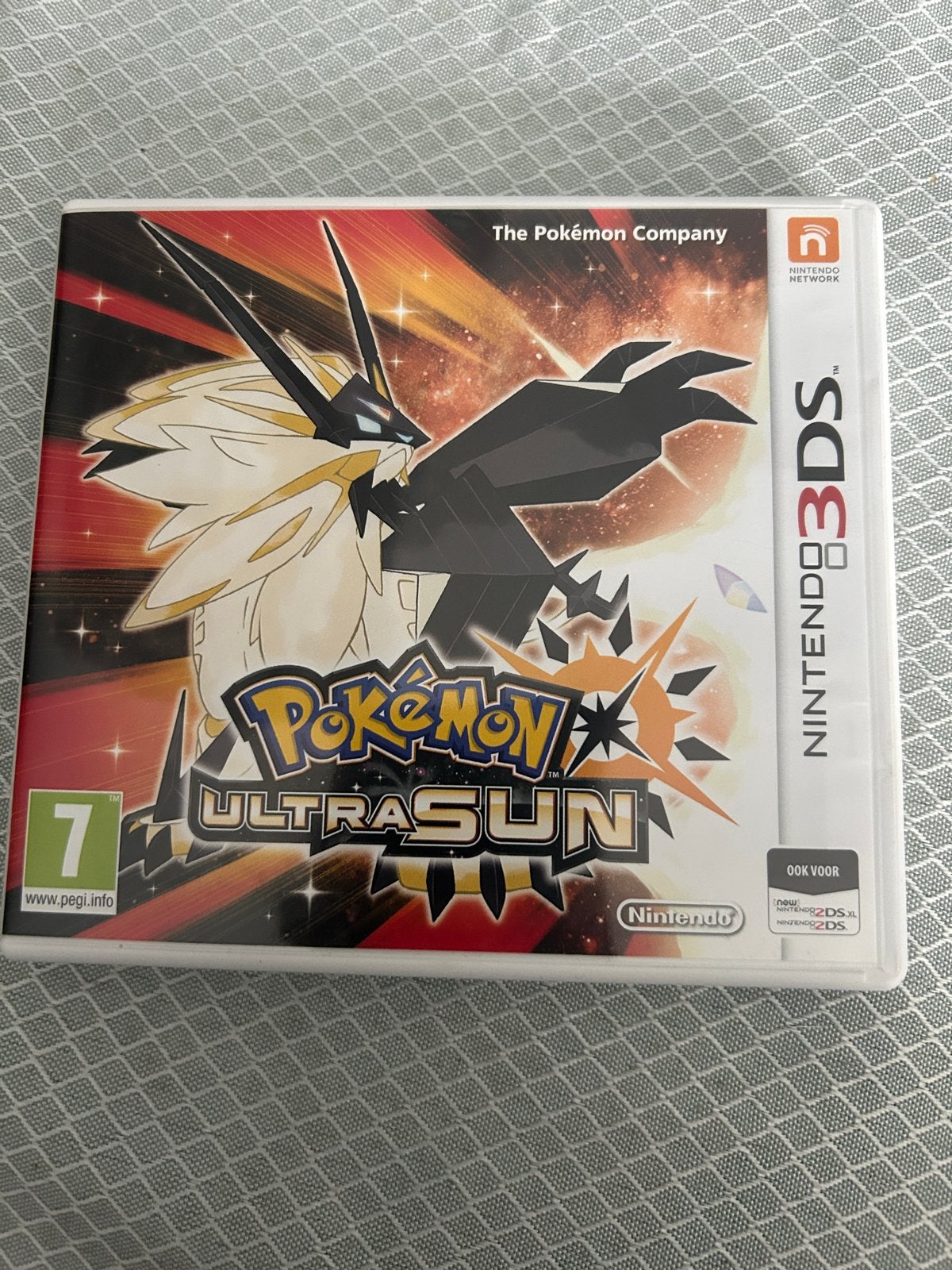 Pokémon Ultra Sun - Nintendo 3DS (Zo goed als nieuw), Spelcomputers en Games, Ophalen, Online, 1 speler, Zo goed als nieuw